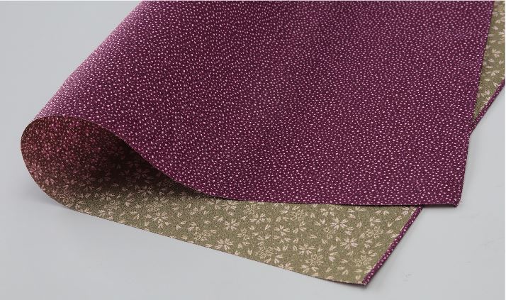 Stylish Furoshiki (Japanese-made furoshiki) from Kyoto. Polyester, Ichigoshi-ori weave, double-sided dyed, 48cm x 50cm wide, with a hail and small pattern on the front and small cherry blossom pattern on the back.