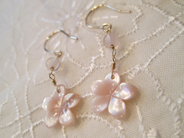 ピアス 14kgf ピンクシェル さくら 桜 フラワー 春