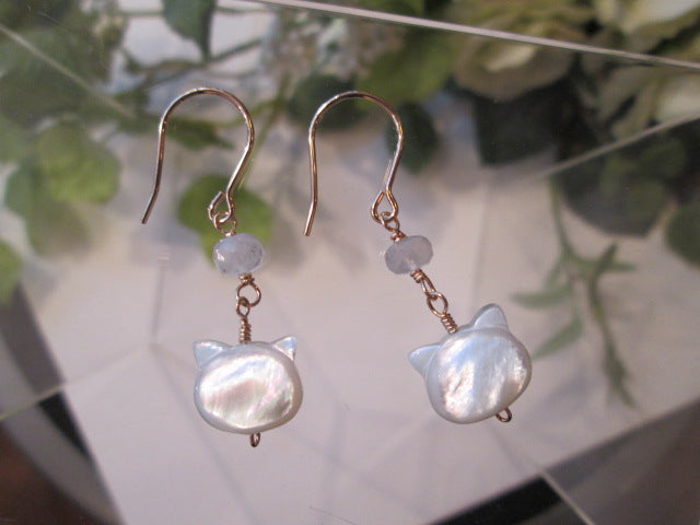 Natural Stone Earrings, 14kgf, Cat Shell, White Mother-of-Pearl, and Royal Moonstone