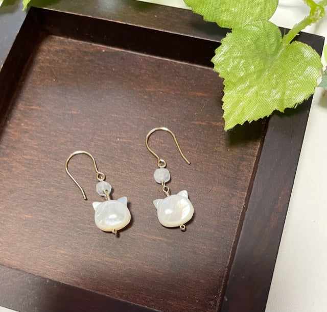 Natural Stone Earrings, 14kgf, Cat Shell, White Mother-of-Pearl, and Royal Moonstone