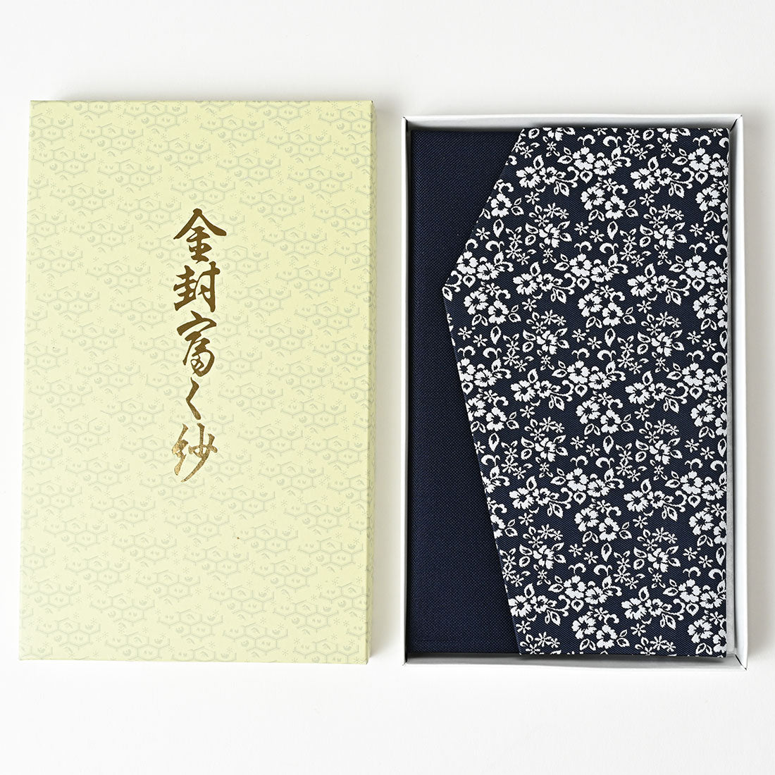 Nishijin-ori cloth, gold envelope, Japanese-made, paulownia wood box