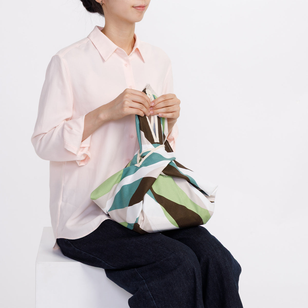 風呂敷バッグ 日本製 京都 furoshiki 結ばない風呂敷 70cm × 70cm　【ウエーブ】